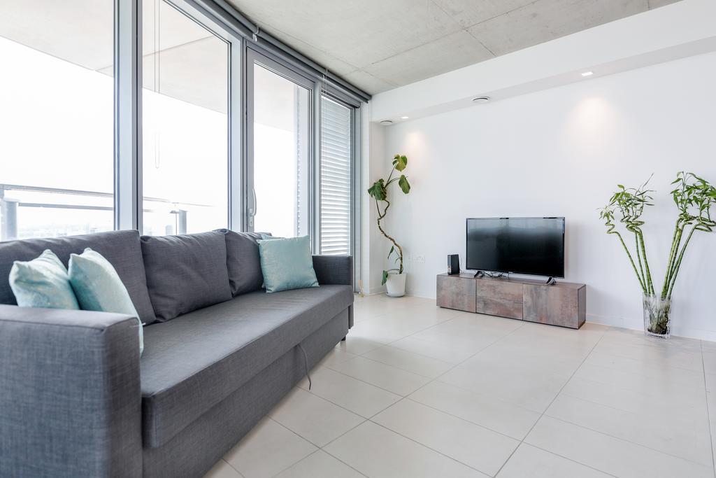Royal Docks Penthouse Apartment ลอนดอน ภายนอก รูปภาพ
