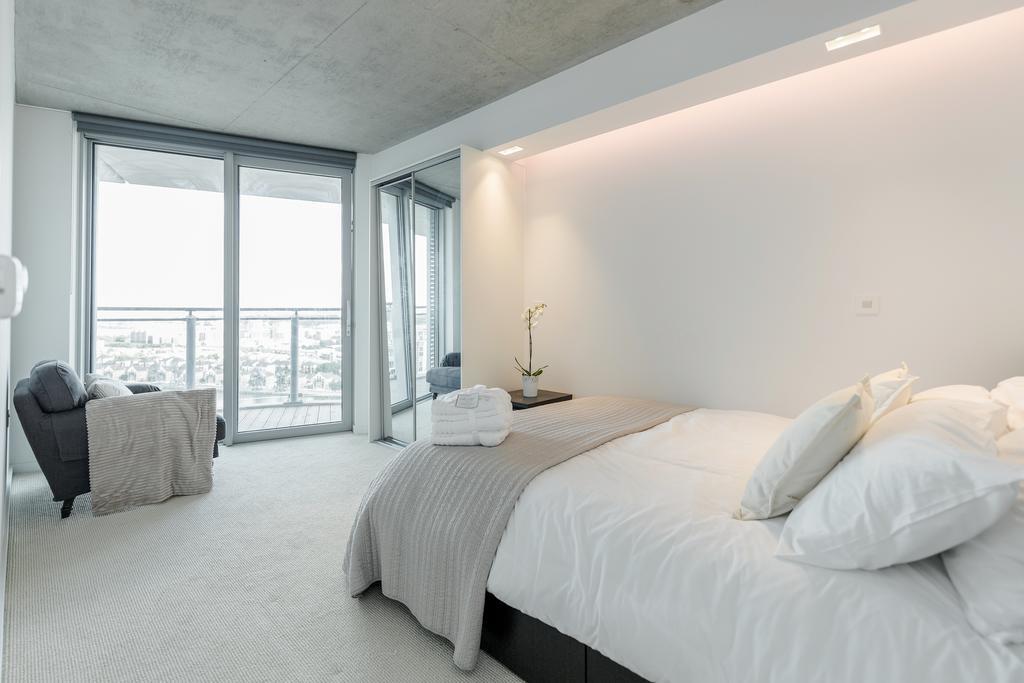 Royal Docks Penthouse Apartment ลอนดอน ภายนอก รูปภาพ