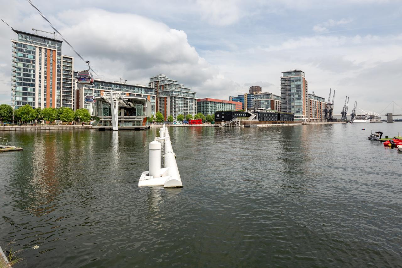 Royal Docks Penthouse Apartment ลอนดอน ภายนอก รูปภาพ