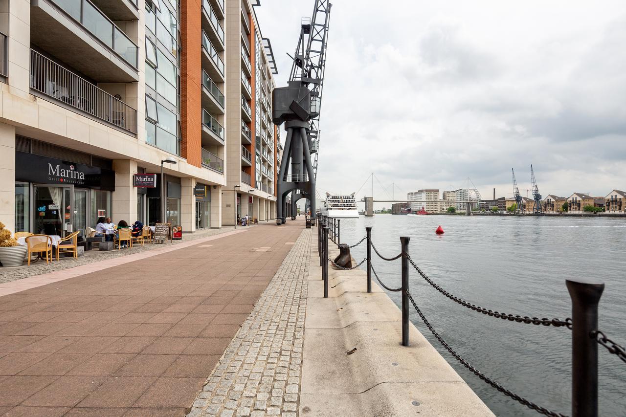 Royal Docks Penthouse Apartment ลอนดอน ภายนอก รูปภาพ