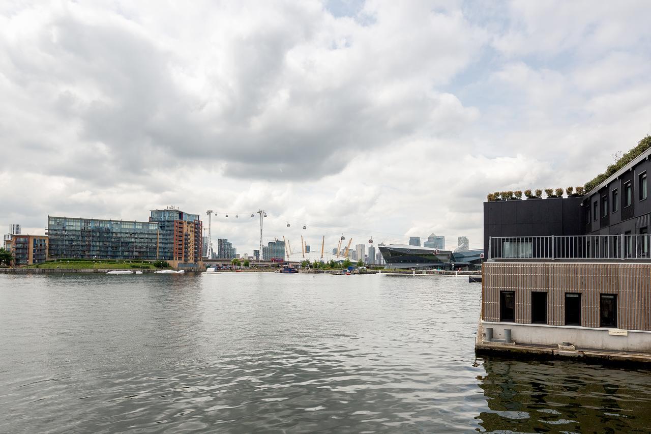Royal Docks Penthouse Apartment ลอนดอน ภายนอก รูปภาพ